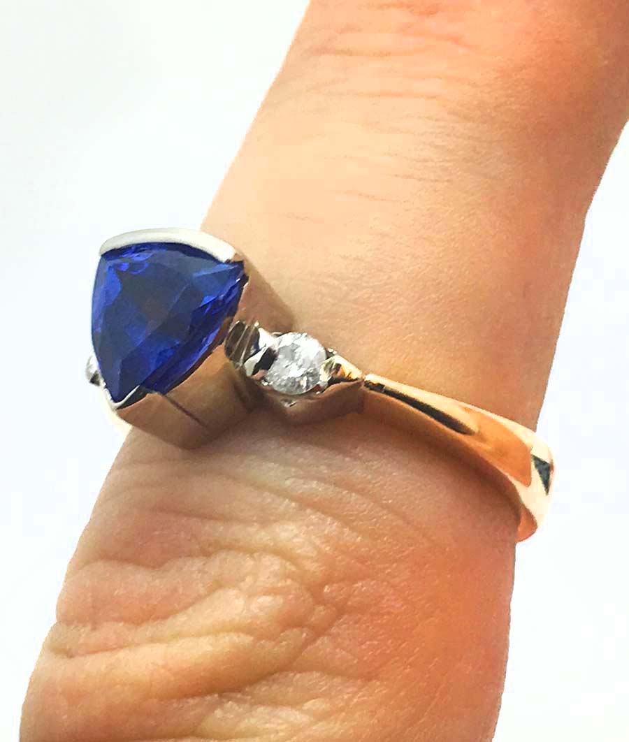 GENUINE 1.36 cts TANZANITE & DIAMONDS 14k YELLOW GOLD RING image 3