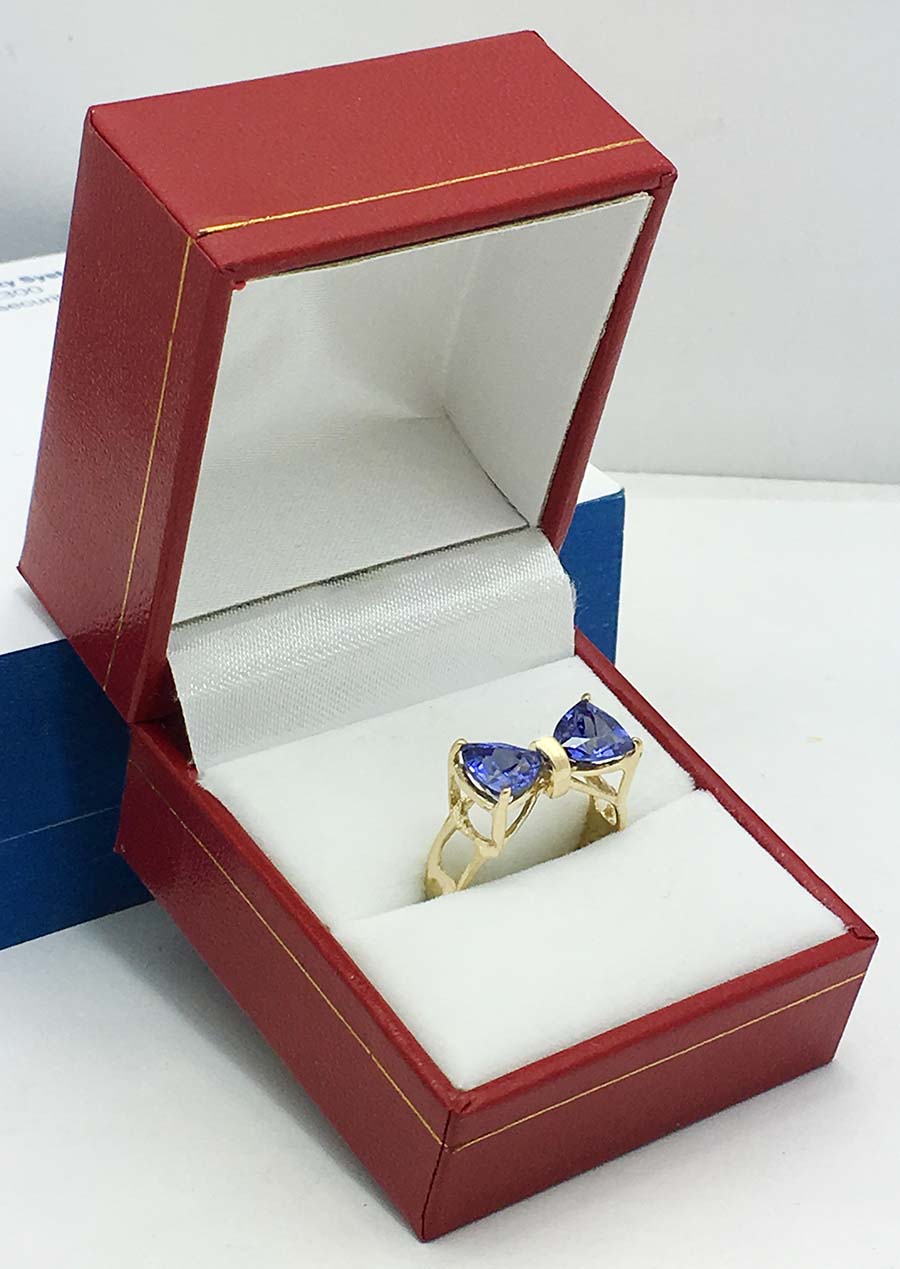 TANZANITE 2.15 carats TRILLIONS 14k Yellow Gold RING image 4
