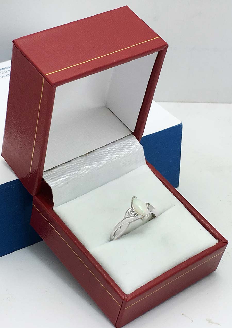 NATURAL AUSTRALIAN OPAL & DIAMONDS 10k Gold Ring image 4