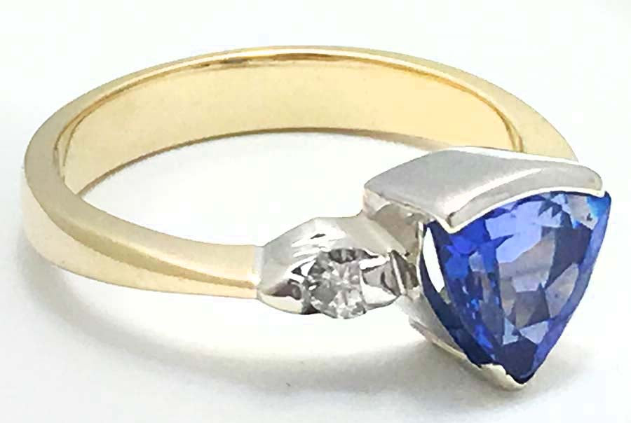 GENUINE 1.36 cts TANZANITE & DIAMONDS 14k YELLOW GOLD RING image 2