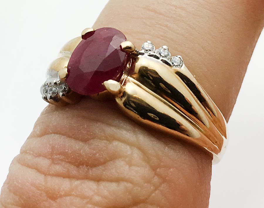 Natural 1.40 Carats Ruby & Diamonds 10k Gold Ring image 2